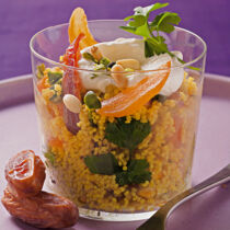 Curry-Couscous mit Nüssen