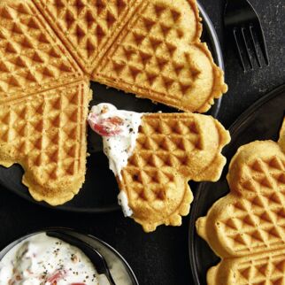 Maiswaffeln mit Tomatenquark Maiswaffeln mit Tomatenquark