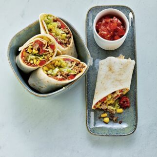 Mais-Hackfleisch-Wraps mit Salsa Mais-Hackfleisch-Wraps mit Salsa