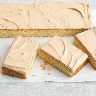 Apfelmus-Kuchen mit Zimtglasur Apfelmus-Kuchen mit Zimtglasur
