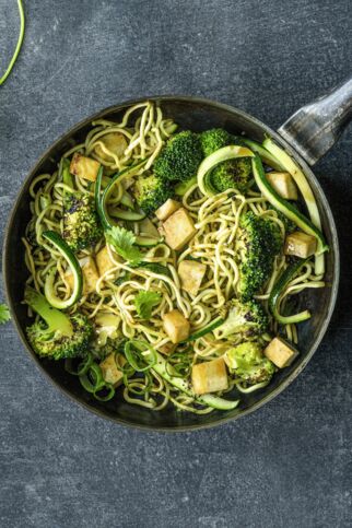 Grüne Bratnudeln mit Tofu