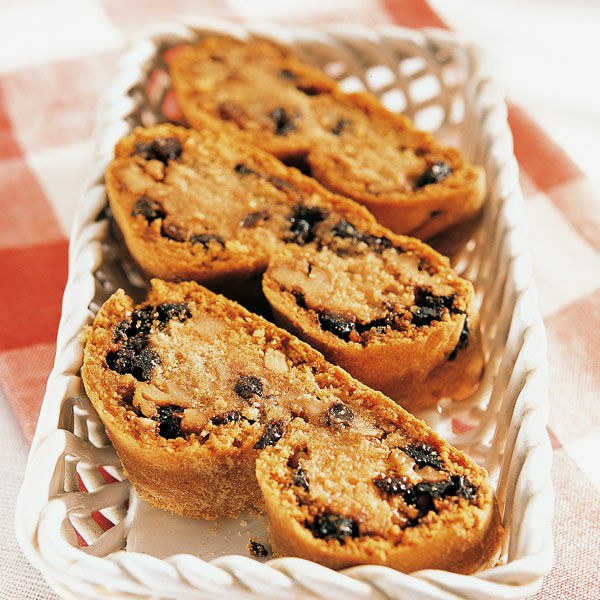 Teigrolle mit Walnüssen und Rosinen Rezept | Küchengötter Teigrolle mit Walnüssen und Rosinen Rezept | Küchengötter