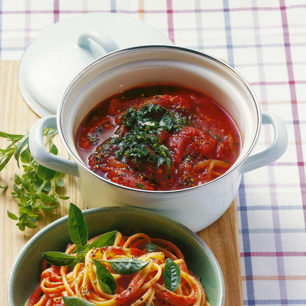 Tomaten-Sugo mit Kräutern Rezept | Küchengötter Tomaten-Sugo mit Kräutern Rezept | Küchengötter