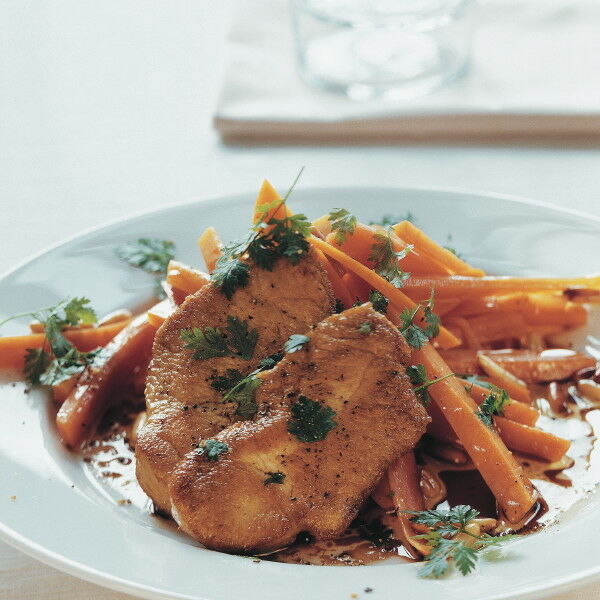 Putenmedaillons mit Balsamico-Möhren Rezept | Küchengötter Putenmedaillons mit Balsamico-Möhren Rezept | Küchengötter