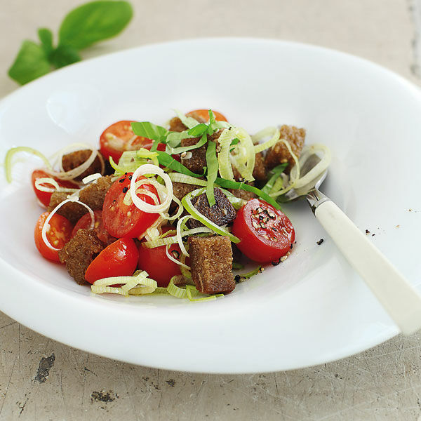 Veganer Tomaten-Brot-Salat Rezept | Küchengötter
