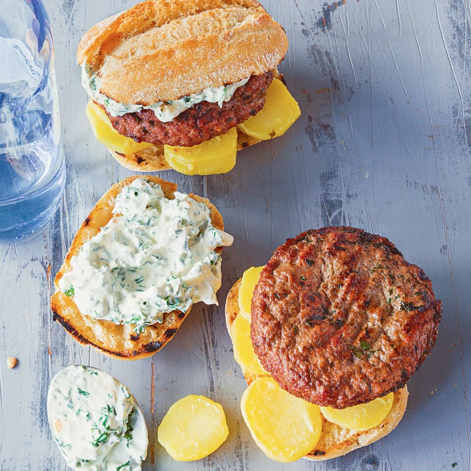 Frankfurter-Grüne-Soße-Burger Rezept | Küchengötter Frankfurter-Grüne-Soße-Burger Rezept | Küchengötter