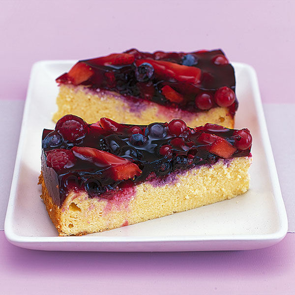 Rote-Grütze-Quark-Kuchen Rezept | Küchengötter Rote-Grütze-Quark-Kuchen Rezept | Küchengötter