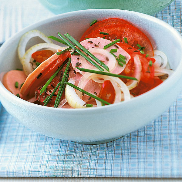 Tomaten-Wurst-Salat Rezept | Küchengötter