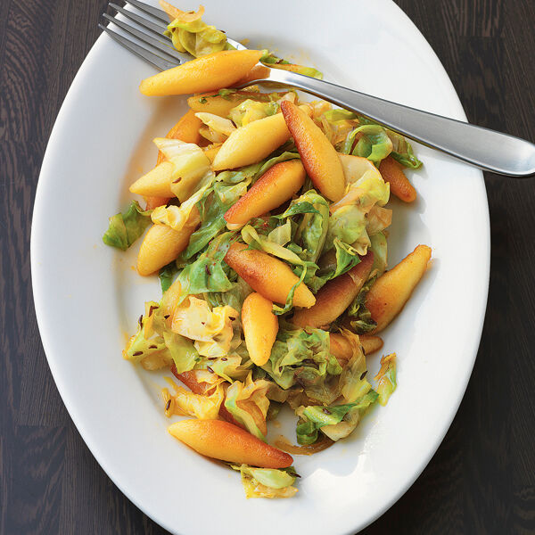 Schupfnudeln mit Spitzkohl Rezept | Küchengötter