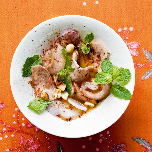 Pikanter Salat mit gegrilltem Fleisch (Yam Muh Yang) Rezept | Küchengötter