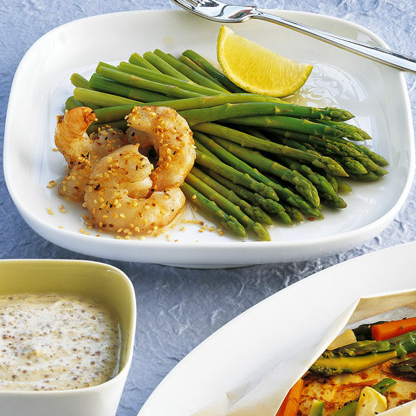 Thai-Spargel mit Garnelen Rezept | Küchengötter Thai-Spargel mit Garnelen Rezept | Küchengötter