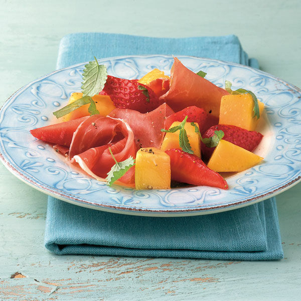 Erdbeer-Mango-Salat mit Schinken Rezept | Küchengötter