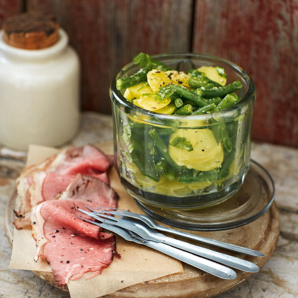 Bohnen-Kartoffel-Salat mit Meerrettich-Vinaigrette Rezept | Küchengötter Bohnen-Kartoffel-Salat mit Meerrettich-Vinaigrette Rezept | Küchengötter