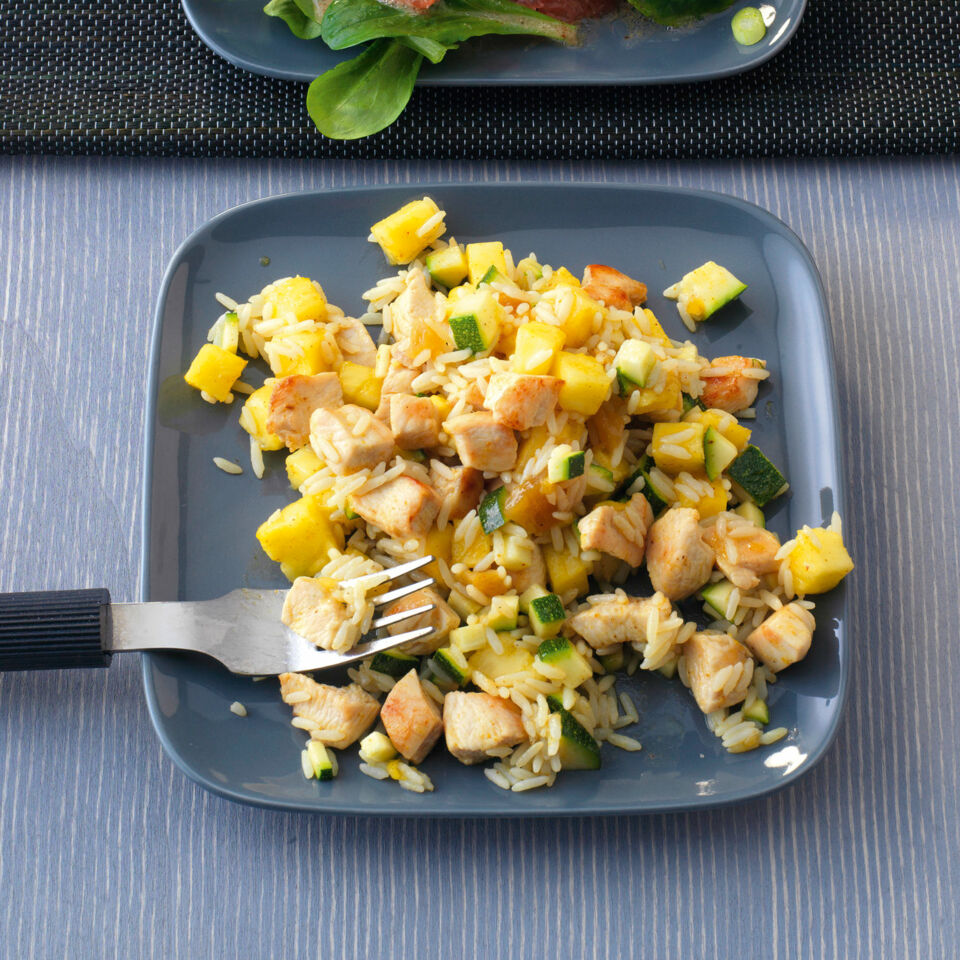 Hähnchenbrustsalat mit Zucchini Rezept | Küchengötter