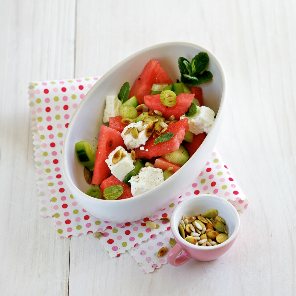 Wassermelonensalat mit Feta Rezept | Küchengötter Wassermelonensalat mit Feta Rezept | Küchengötter