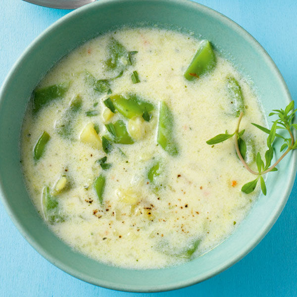 Buttermilchsuppe mit Kartoffeln und grünen Bohnen Rezept | Küchengötter