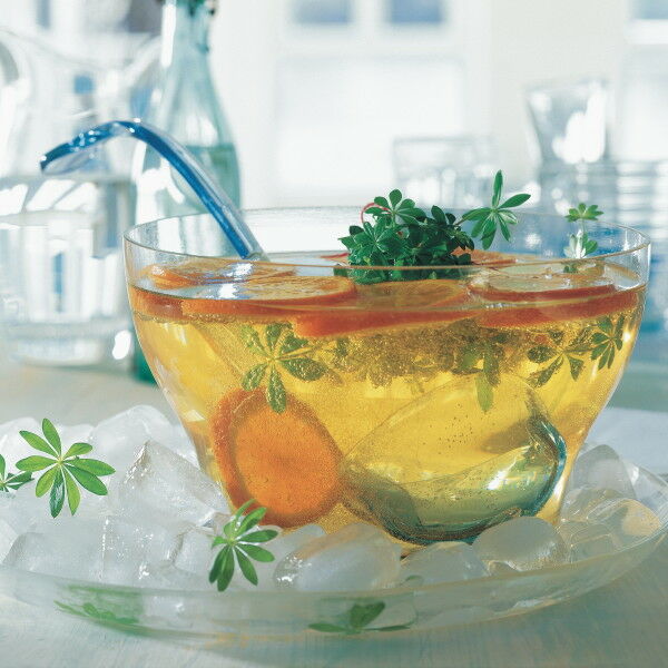 Maibowle mit Waldmeister Rezept | Küchengötter Maibowle mit Waldmeister Rezept | Küchengötter