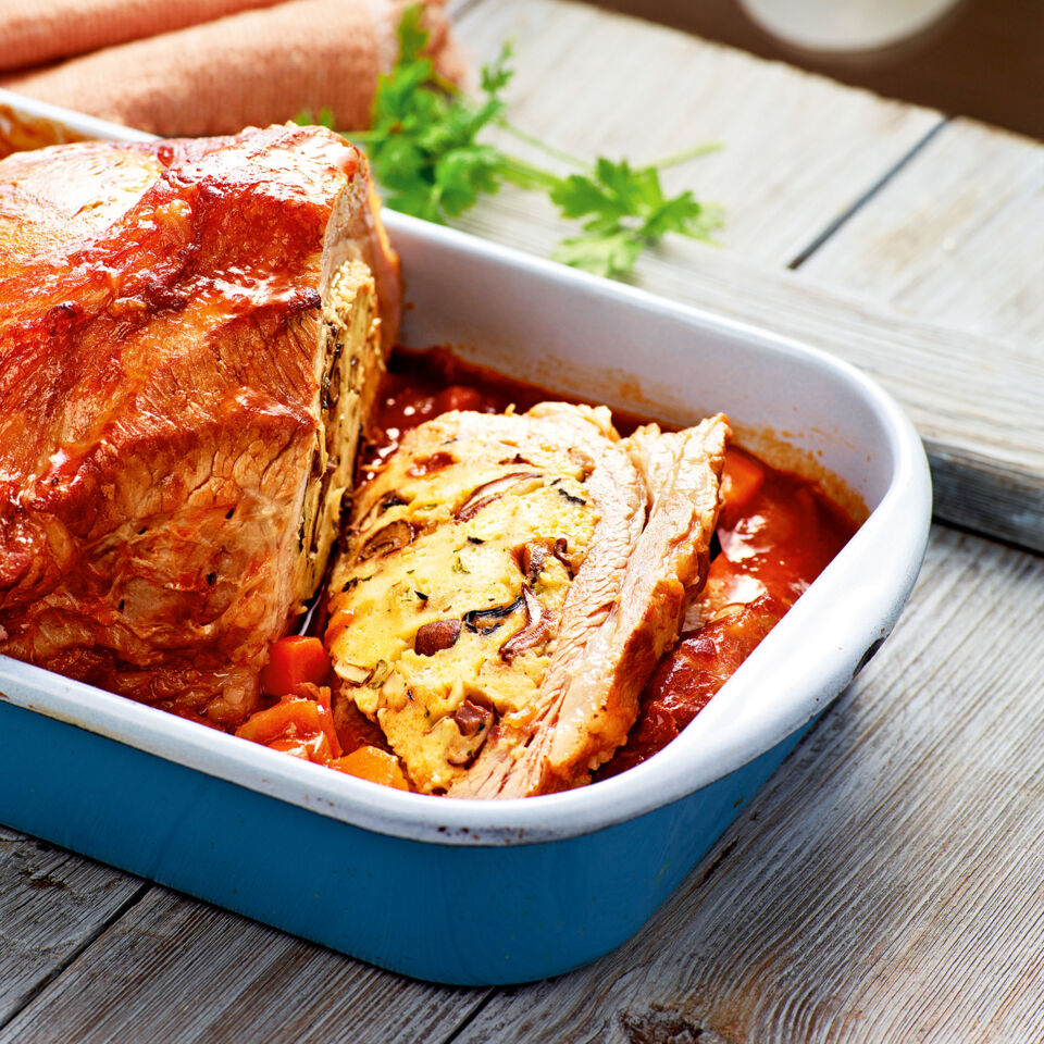 Kalbsbrust gefüllt mit Waldpilzen Rezept | Küchengötter Kalbsbrust gefüllt mit Waldpilzen Rezept | Küchengötter