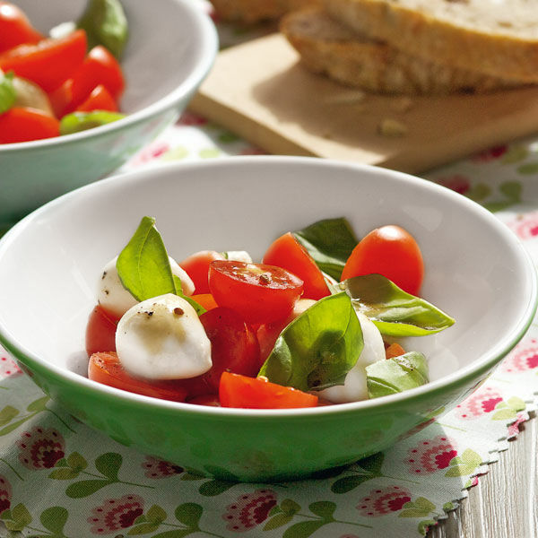 Mozzarella-Tomaten-Salat Rezept | Küchengötter