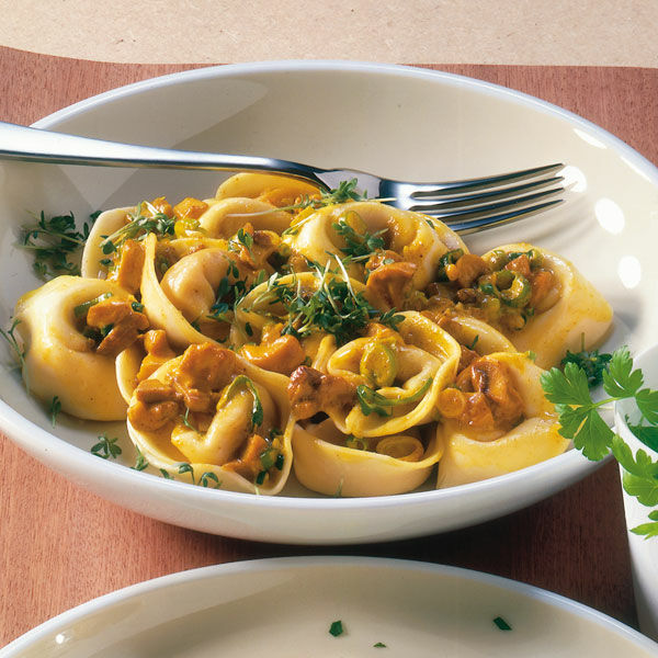 Tortelloni mit Champignon-Curry-Sauce Rezept | Küchengötter Tortelloni mit Champignon-Curry-Sauce Rezept | Küchengötter