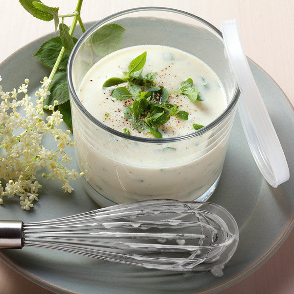 Joghurtdressing mit Holunder Rezept | Küchengötter