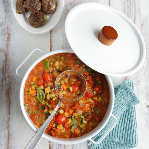 Tomaten-Gemüse-Suppe Rezept | Küchengötter Tomaten-Gemüse-Suppe Rezept | Küchengötter