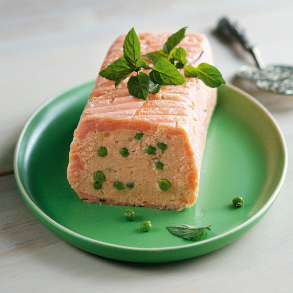 Lachsterrine mit grünen Erbsen Rezept | Küchengötter Lachsterrine mit grünen Erbsen Rezept | Küchengötter