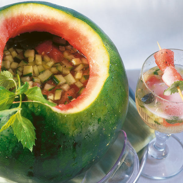 Melonen-Gurken-Bowle Rezept | Küchengötter Melonen-Gurken-Bowle Rezept | Küchengötter