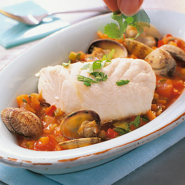 Seehecht mit Kräutern und Muscheln Rezept | Küchengötter Seehecht mit Kräutern und Muscheln Rezept | Küchengötter