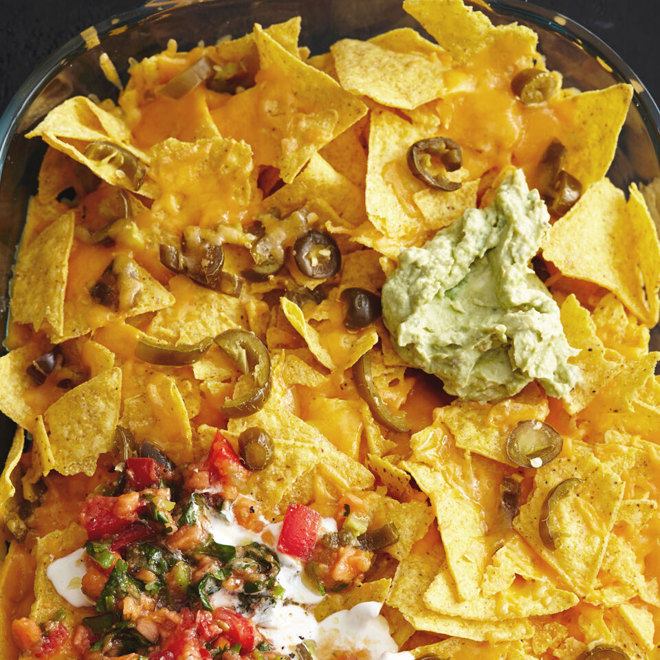 Scharfe Nachos mit Dips Rezept | Küchengötter Scharfe Nachos mit Dips Rezept | Küchengötter