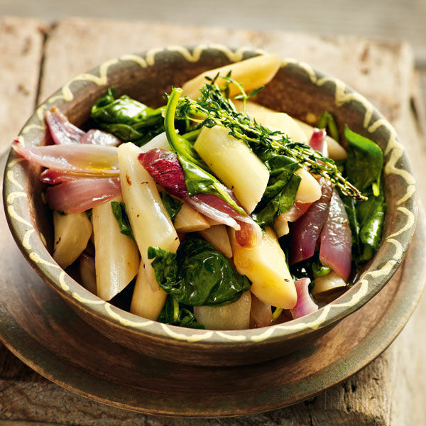 Schwarzwurzelgemüse mit roten Zwiebeln und Thymian Rezept | Küchengötter Schwarzwurzelgemüse mit roten Zwiebeln und Thymian Rezept | Küchengötter