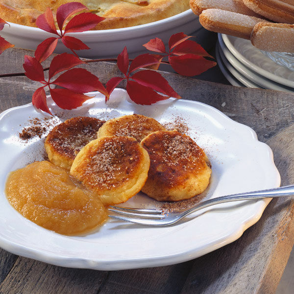 Sächsische Quarkkeulchen mit Apfelmus Rezept | Küchengötter Sächsische Quarkkeulchen mit Apfelmus Rezept | Küchengötter