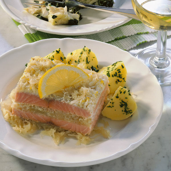 Lachs auf Sauerkraut Rezept | Küchengötter