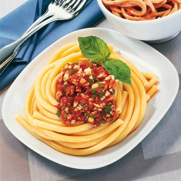 Makkaroni mit Tomaten-Mandel-Sauce Rezept | Küchengötter