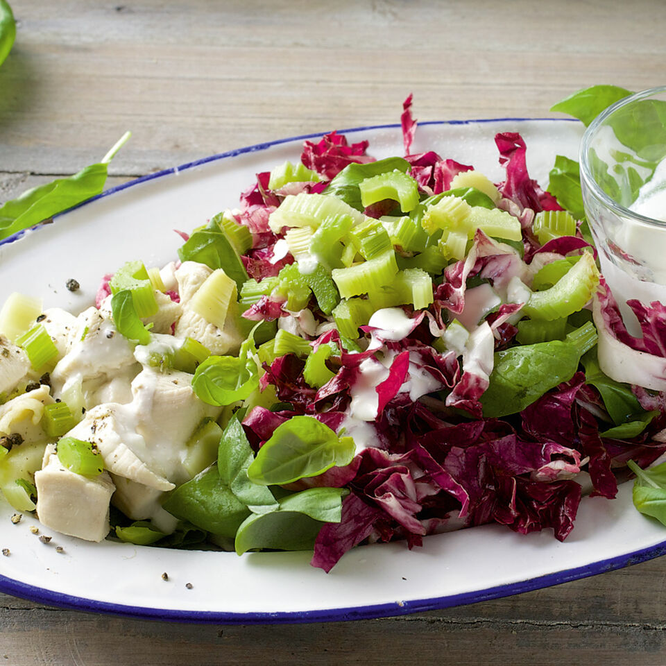 Hähnchensalat mit Basilikum Rezept | Küchengötter Hähnchensalat mit Basilikum Rezept | Küchengötter