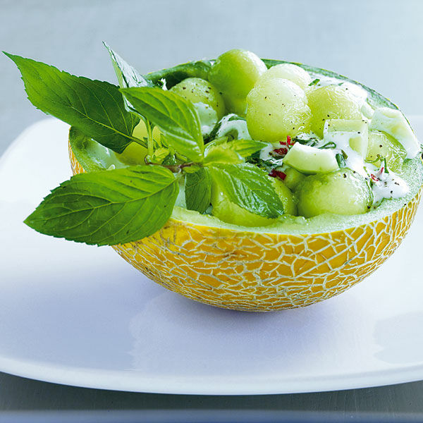 Melonen-Gurken-Salat mit Joghurtdressing Rezept | Küchengötter