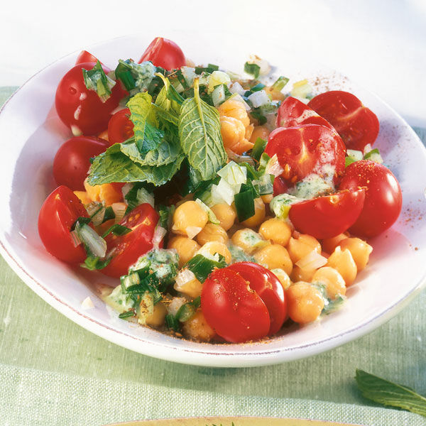 Kichererbsen-Salat mit Kräuterdressing Rezept | Küchengötter