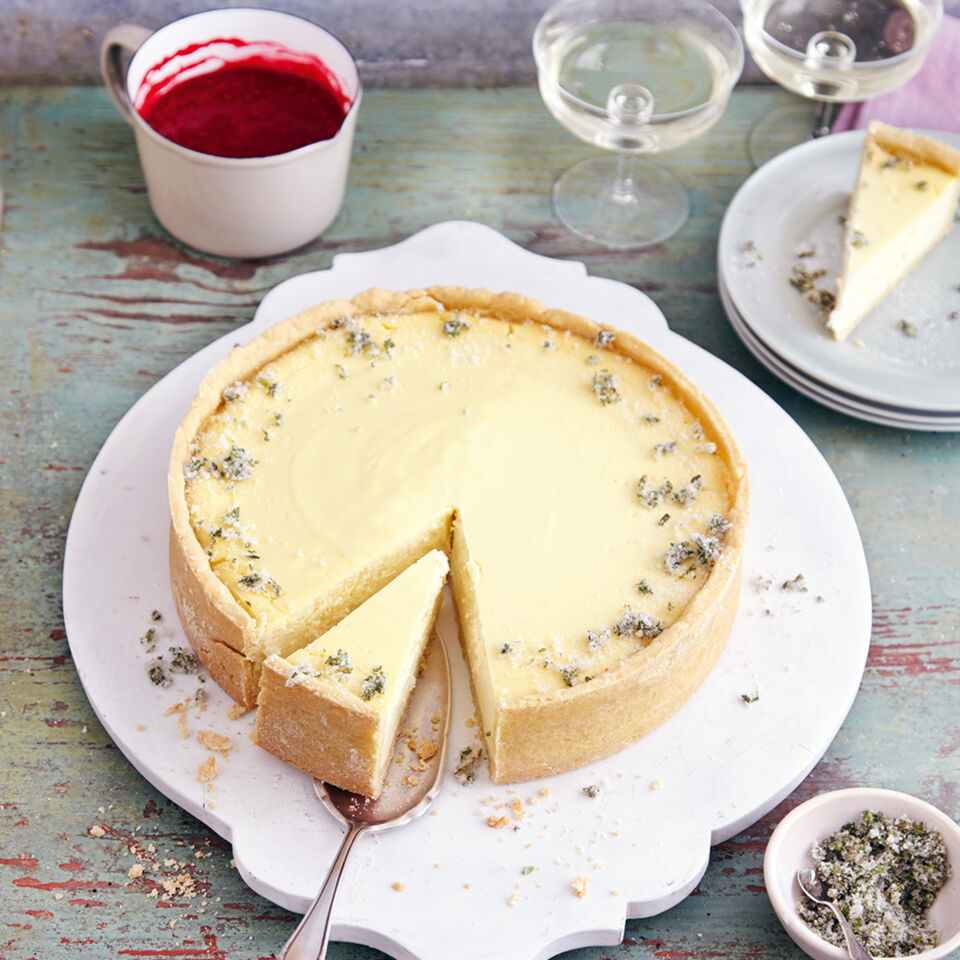 Hugo-Cheesecake mit Himbeeren Rezept | Küchengötter Hugo-Cheesecake mit Himbeeren Rezept | Küchengötter