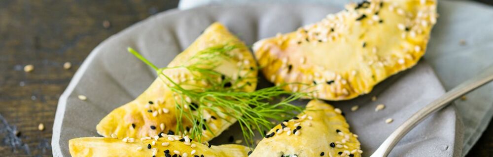 Sambusak mit Spinat und Schafskäse Sambusak mit Spinat und Schafskäse