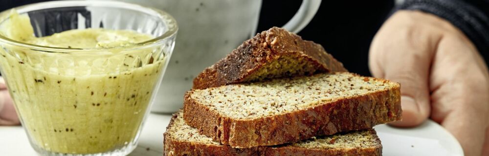 Low-Carb-Eiweißbrot mit Leinsamen Low-Carb-Eiweißbrot mit Leinsamen