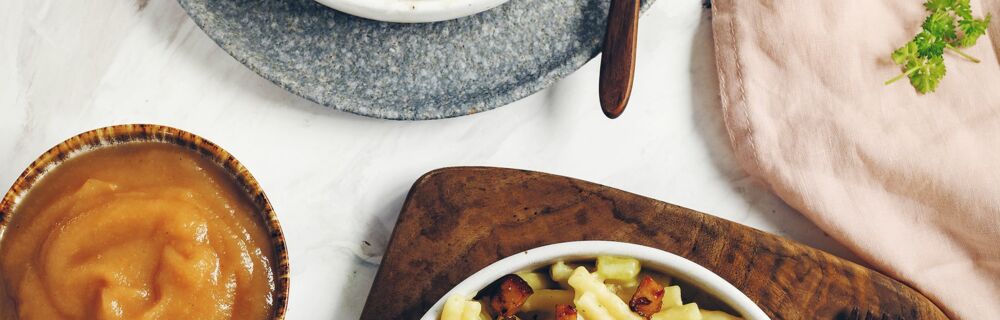 Älplermagronen mit Röstzwiebeln Älplermagronen mit Röstzwiebeln