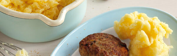 Frikadellen mit Kartoffelpüree Frikadellen mit Kartoffelpüree
