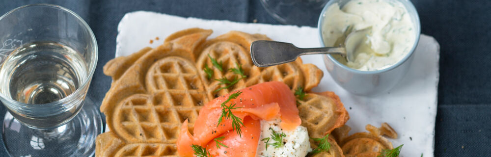 Buchweizenwaffeln mit Räucherlachs