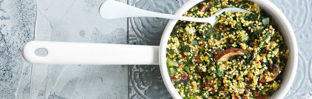 One-Pot-Hirse mit Spinat und Pilzen One-Pot-Hirse mit Spinat und Pilzen