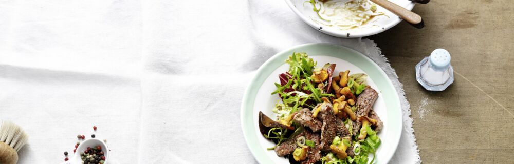 Blattsalat mit Steakstreifen Blattsalat mit Steakstreifen