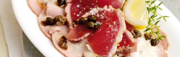 Vitello Tonnato mit frittierten Kapern