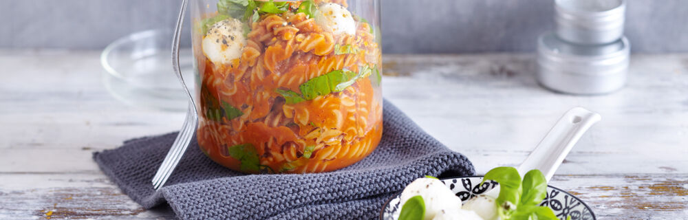 Nudeln mit Tomatensauce Nudeln mit Tomatensauce