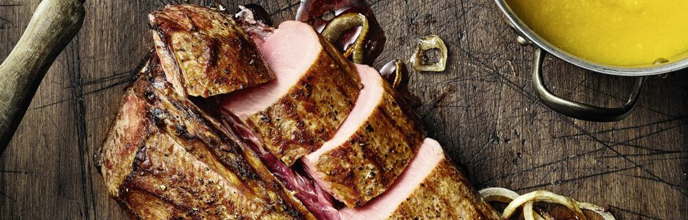 Wildschweinrücken mit Bratkartoffeln und Aprikosenpüree Wildschweinrücken mit Bratkartoffeln und Aprikosenpüree