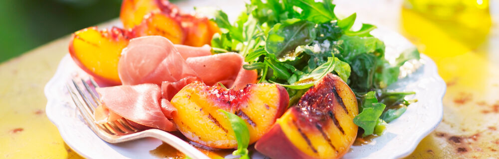 Salat mit Grillpfirsich und Schinken Sommer Salate Rezepte