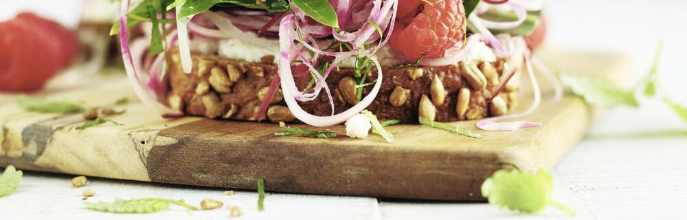 Sandwich mit Ringelbete und Feta Sandwich mit Ringelbete und Feta